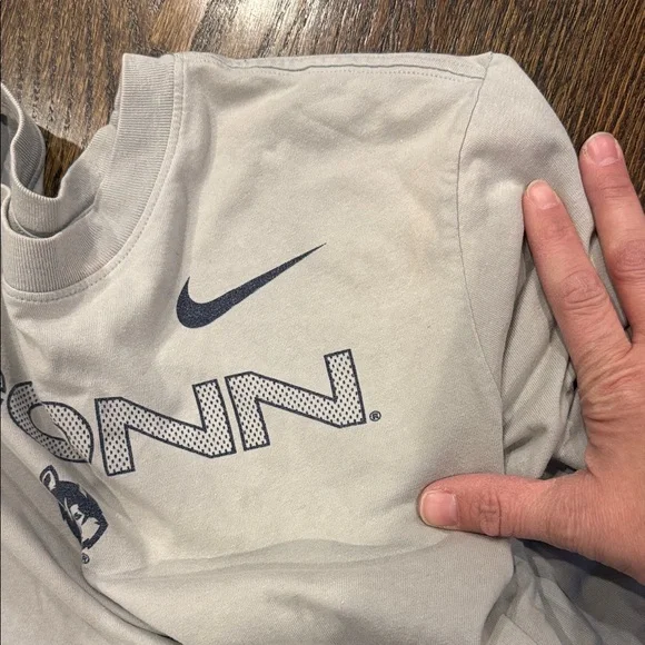 Nike UConn White Long Sleeve Tee used - Picture 5 of 5
